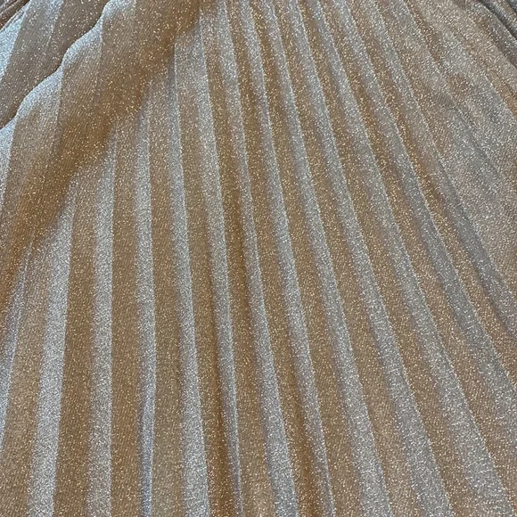 Mother of bride or groom dress. Quiz long gown in pink shimmer, US 6. - Picture 7 of 7